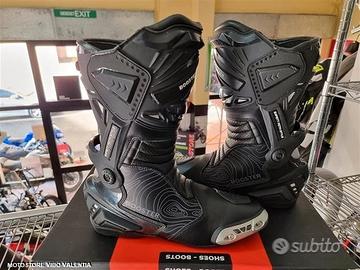 Stivali scarpe pista macna booster pista boot blk