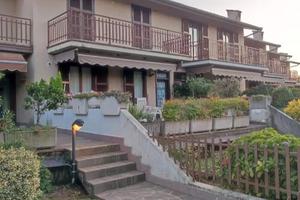 VILLETTA A SCHIERA 