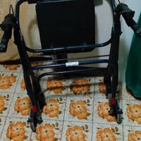 Deambulatore x strada con freni e seduta e cestino