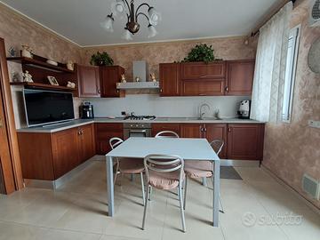 Cucina completa+tavolo e sedie