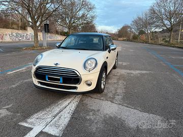 MINI Cooper Mini IV F55-F56 2014 1.5 3p