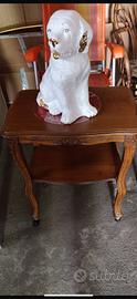 Tavolino in Legno con Cane