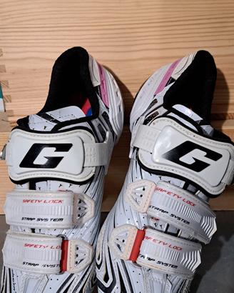 Scarpe DONNA tg38 da bici MAI USATE!