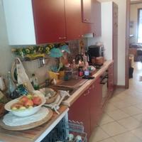 Cucina ,divano 3 posti imbottito, due armadi ikea