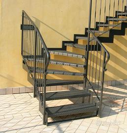 Scala e ringhiera in ferro  battuto
