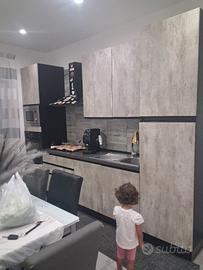 cucina Con tavolo e sedie
