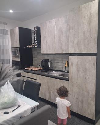 cucina Con tavolo e sedie