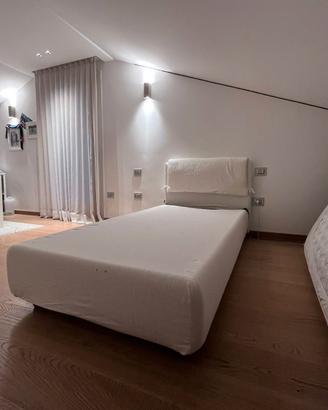 letto da una piazza