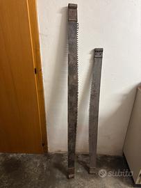 coppia di antiche lame da sega