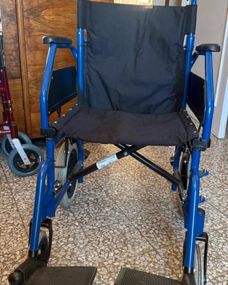 sedia a rotelle usata con pedane 