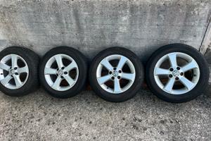 Set cerchi Polo + gomme estive 185/60R14 82 H