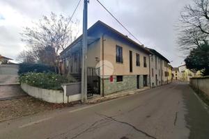 VILLA A SCHIERA A MONTEBELLO DELLA BATTAGLIA