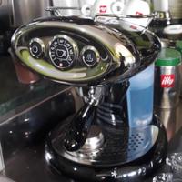 Macchina per il caffe illy professionale da bar