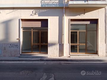 Locale magazzino/deposito 76 mq con doppia vetrina