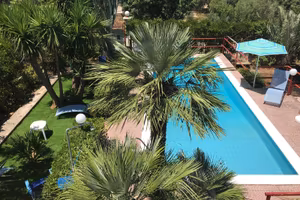 Viletta con piscina per vacanza