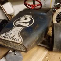 Macchinina a pedali MG Lotus