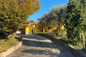 Villa indipendente con giardino e piscina