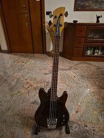basso Rickenbacker mod.3000