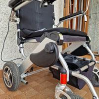 Carrozzina elettrica compatta