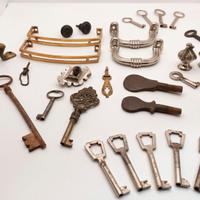 antiche maniglie pomelli chiavi tiranti bocchette