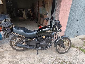 moto modello  custom