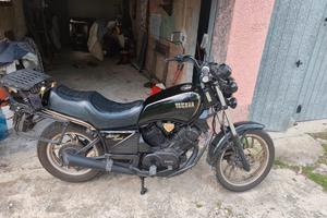 moto modello  custom