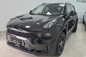 LYNK & CO 01 PLUG-IN **TOTAL BLACK**