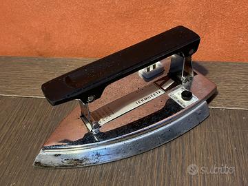 Ferro da stiro Termozeta Slim Line primi anni '60