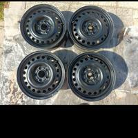 4 cerchi in ferro r 15  a 5 fori ford