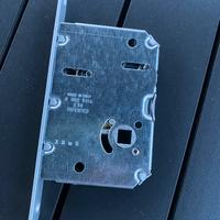 Serratura per porta scorrevole