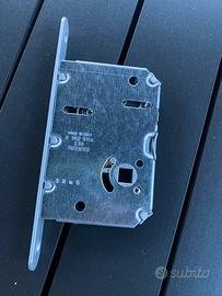 Serratura per porta scorrevole