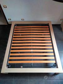 struttura letto matrimoniale con rete a doghe