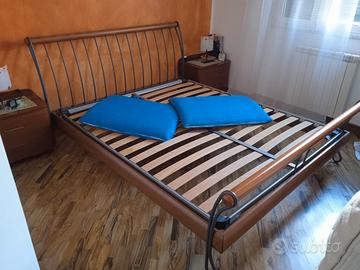 LETTO MATRIMONIALE IN LEGNO E FERRO BATTUTO