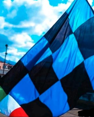 bandiera a scacchi  nerazzurri con tricolore