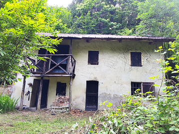 Rustico in terreno boschivo Vicoforte