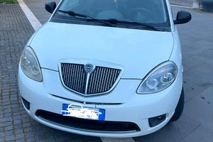 Lancia Ypsilon 1.2 benzina 2011