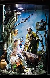 Natività illuminata con led in teca ovale