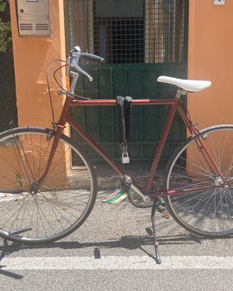 Bicicletta con ruote da 28