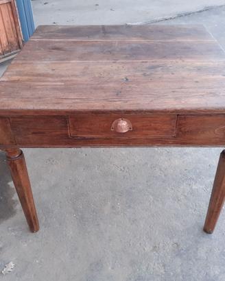 Tavolo in legno