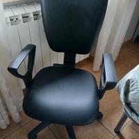 scrivania e poltrona