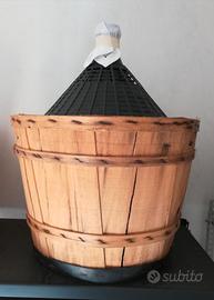 damigiana da 34 litri.