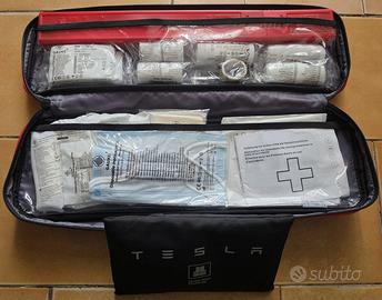 Kit emergenza stradale auto triangolo gilet nuovo
