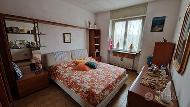 Camera da Letto Matrimoniale Completa in Legno – O