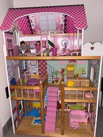 Casa delle bambole in legno+mobili+ personaggi