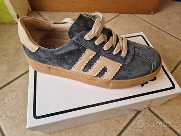 sneakers in camoscio grigio