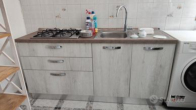 Cucina componibile incluso frigo e forno