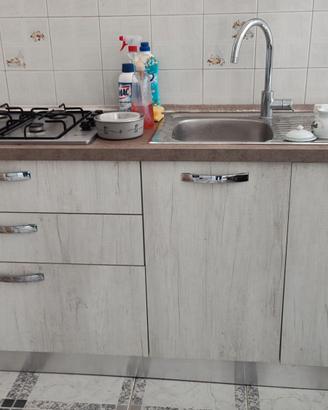 Cucina componibile incluso frigo e forno