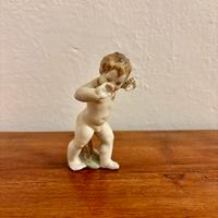 Angelo in posa (porcellana)