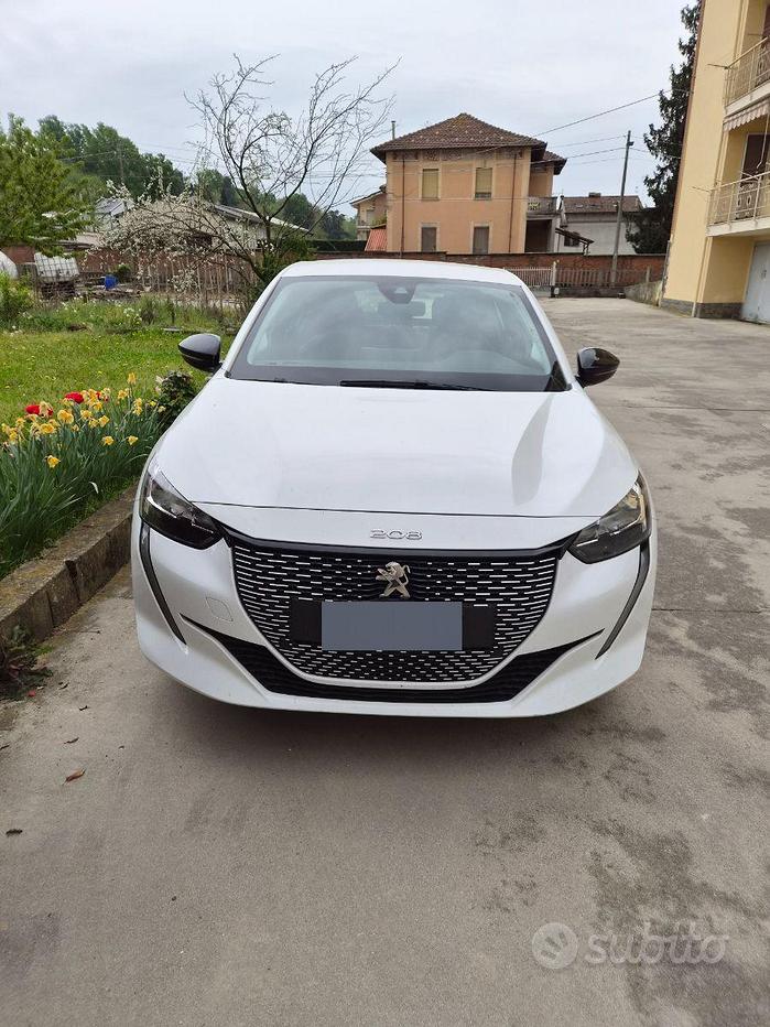 Peugeot e208