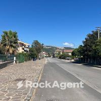 LOCALE COMMERCIALE A CERRELLI